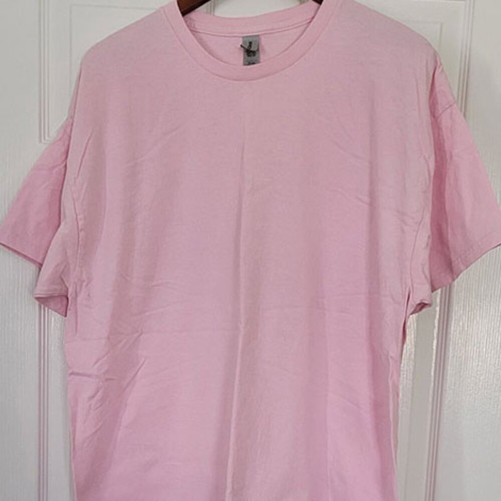 GILDAN: Soft Pink Cotton T-Shirt